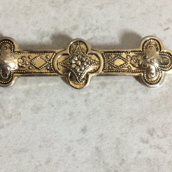 NWT Gold filigree flower edging pin - Picture 3 of 7